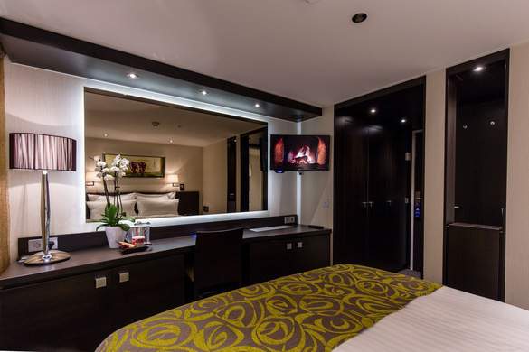 Avalon Waterways, Avalon Impression, Deluxe Stateroom 0.jpg